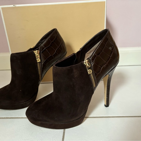 Women’s booties - Picture 3 of 7